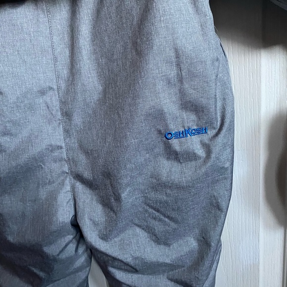 Oshkosh 12M snowsuit - Picture 5 of 6